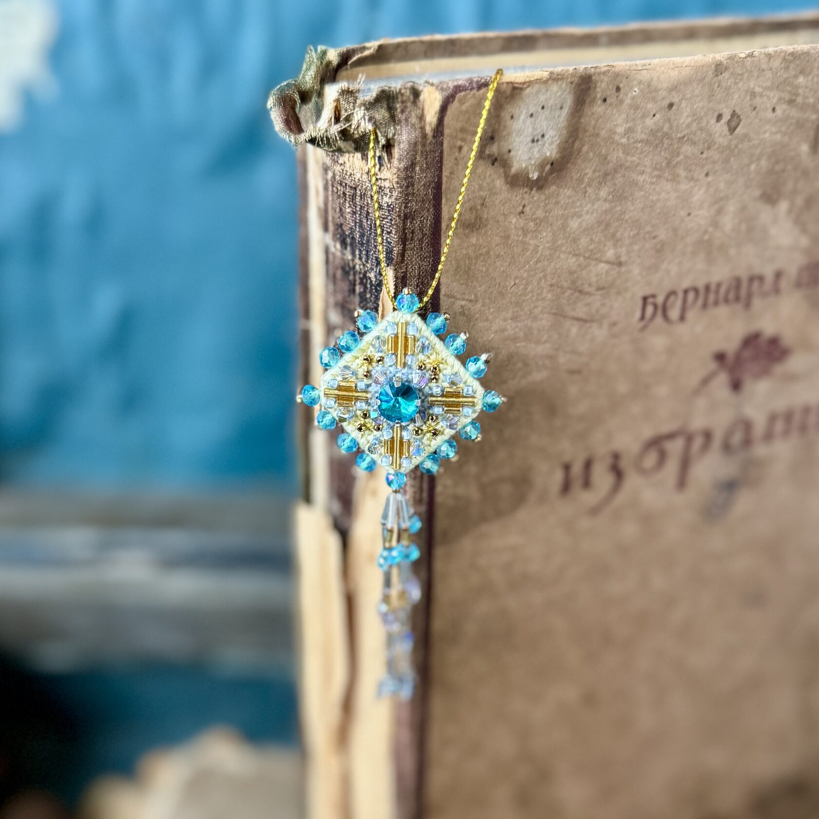 Вышитая работа Графини Бусинки — 2